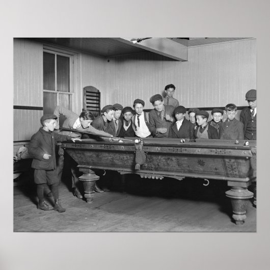 少年たちのビリヤード、1909年。ヴィンテージ写真 ポスター (正面)