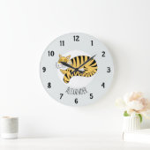 少年のかわいいジャングルタイガー名前キッズ子供部屋 ラージ壁時計 (ホーム)