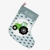 少年のグリーンファームトラクターのパターンと名前キッズ ラージクリスマスストッキング (正面 (吊り時))