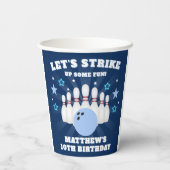 少年のボーリングが何らかのおもしろい誕生日 紙コップ (裏面)