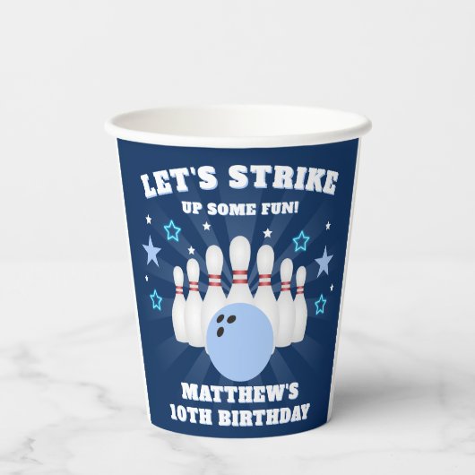 少年のボーリングが何らかのおもしろい誕生日 紙コップ (裏面)