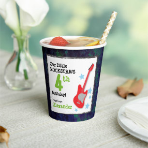 少年のロックスター誕生日とレッドギター 紙コップ