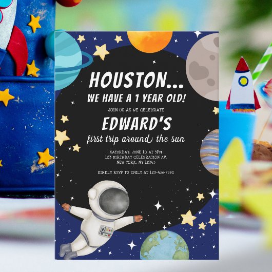 少年の最初の旅のまわりに太陽の最初の誕生日宇宙 招待状