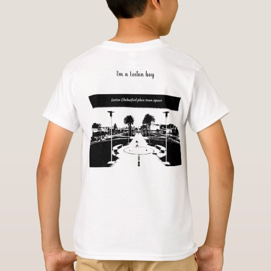 少年の白いTシャツ Tシャツ (裏面)