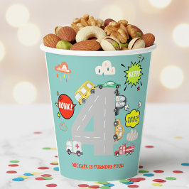 少年の誕生日にビープ車を鳴らす 紙コップ