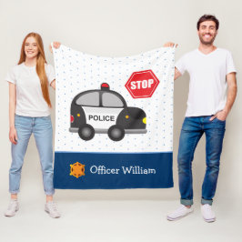 少年の警察官と車 フリースブランケット