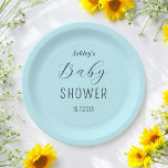 少年の赤ちゃんシャワーブルーブラック ペーパープレート<br><div class="desc">Boy Baby Shower紙プレートと青い背景と書道文字。このデザインの製品は以下のコレクションに含まれる。</div>