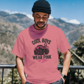 少年はピンクのシャツを着る – モンスタートラック 乳がん啓発 Tシャツ