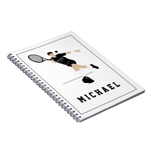 少年テニスプレーヤーがフォアハンドを打つ & 子供の名前 ノートブック (右側)