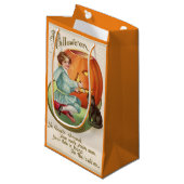 少年ビクトリアン彫りカボチャのハロウィーン スモールペーパーバッグ (正面アングル)