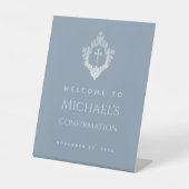 少年 確認 ダスティーブルー エレガントな紋章の十字架 台座サイン (正面)