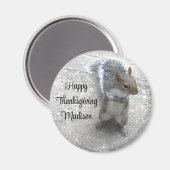 尻尾のふわふわのかわいい小リスの写真 マグネット (正面/裏面)