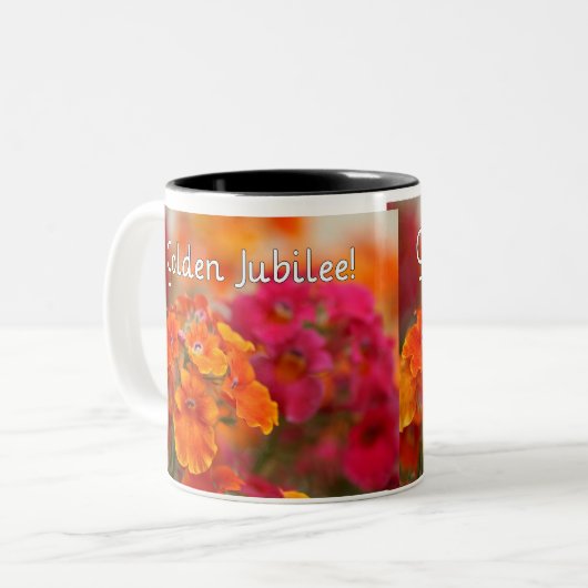 尼僧第50の記念祭--花柄のギフト ツートーンマグカップ (正面左)