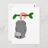 尾で逆さまにぶら下がったした漫画のオポッサム ポストカード (正面/裏面)