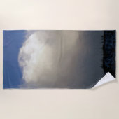 尾根の上の雲 ビーチタオル (正面)