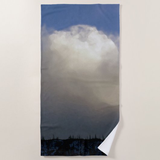 尾根の上の雲 ビーチタオル (正面)