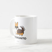 尾Incorgnitoのマグを持つ赤い三色のコーギー コーヒーマグカップ (正面左)