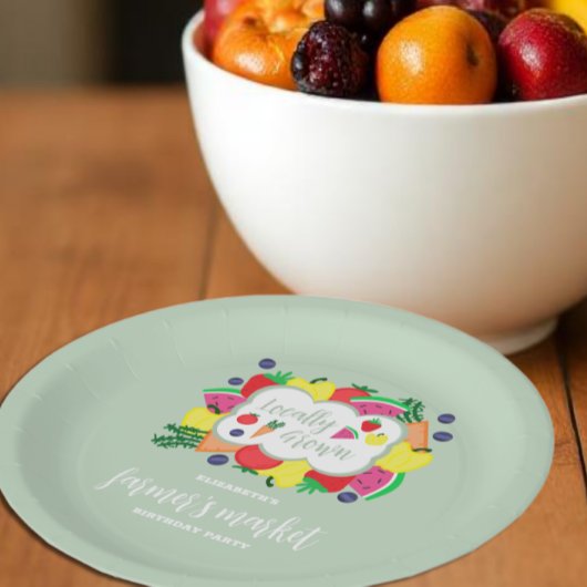 局所的に成長したファーマーズマーケット誕生日 ペーパープレート