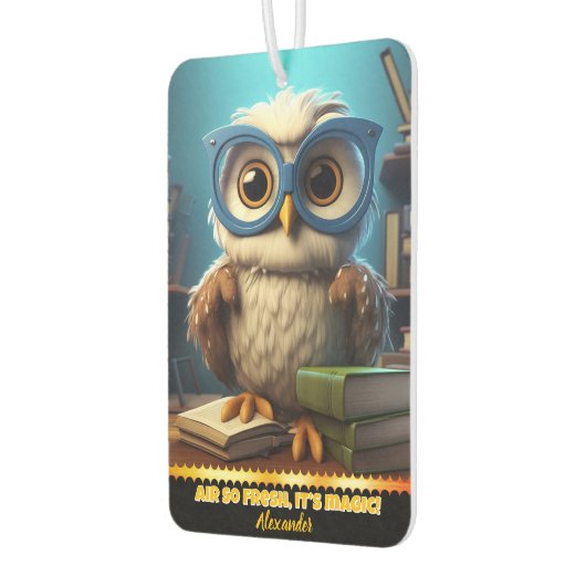 居心地のお洒落良い書庫の中に眼鏡を掛けたフクロウ カーエアーフレッシュナー (左)