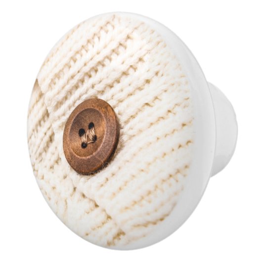 居心地の良いケーブルニットのセーターのボタン素朴な茶色のクリーム セラミックノブ (右)