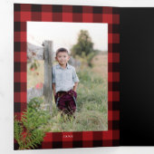 居心地の良いシックなレッドプレイド金ゴールドクリスマスフォトカード 三つ折り招待状 (内部最初)