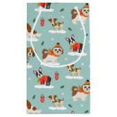 居心地の良いスカーフ模様のクリスマスドッグ スモールペーパーバッグ (裏面)