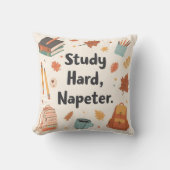居心地の良いバックツースクール枕 – 勉強懸命、昼寝ハーデ クッション (正面)