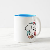 居心地の良い子犬の夢 – ホットチョコレートとクリスマス ツートーンマグカップ (正面右)