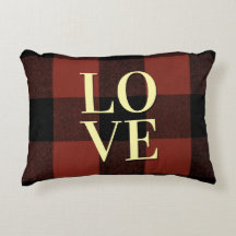 居心地の良い愛：赤と黒のプレイドフランネルデザイン