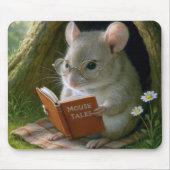 居心地の良い木の穴の文筆のネズミ マウスパッド (正面)