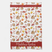 居心地の良い紅葉とパーソナライズされたキノコ キッチンタオル (縦)