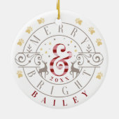 居心地の良い赤と白の格子柄のポープリントペットフォト セラミックオーナメント (裏面)