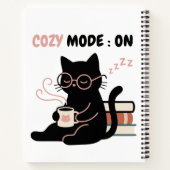 居心地モードをオンに! 黒猫のカフェ・本Tシャツ ノートブック (裏面)