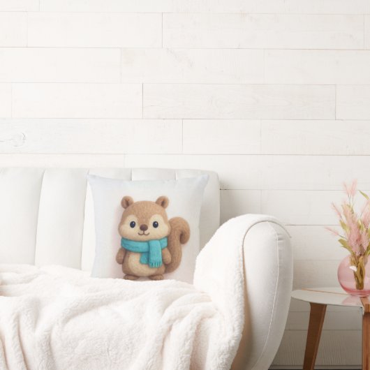 居心地感じの良いマフラーを身に着けたかわいいリス クッション (ソファ)