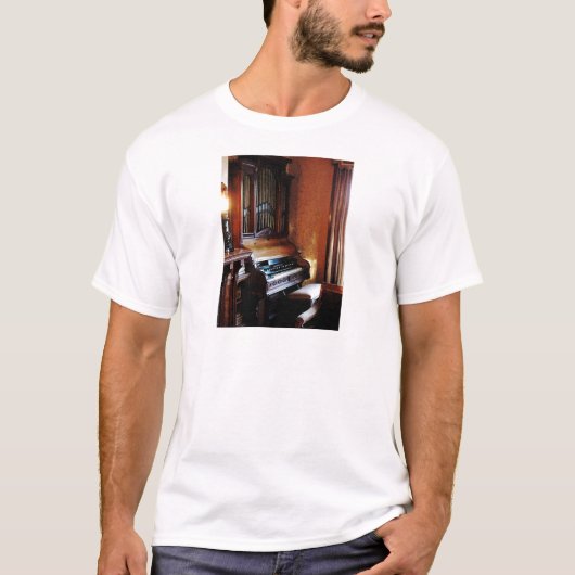 居間の管器官 Tシャツ (正面)