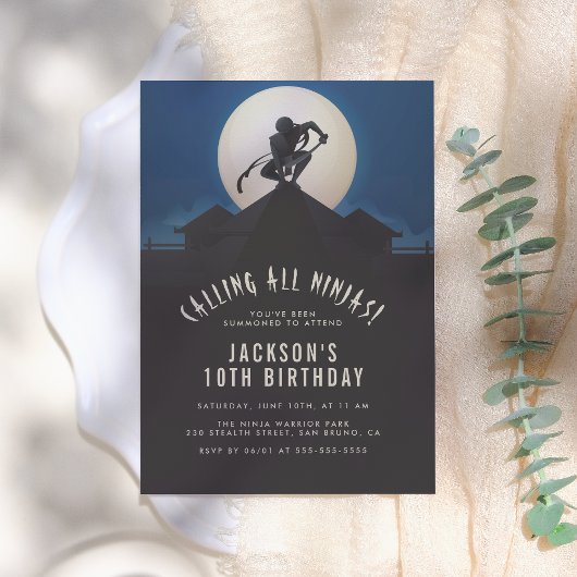 屋上で現代の忍者のシルエット　誕生日パーティー 招待状