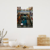 屋内の運河ボートはシンガポールのショッピングに乗る ポスター (キッチン)