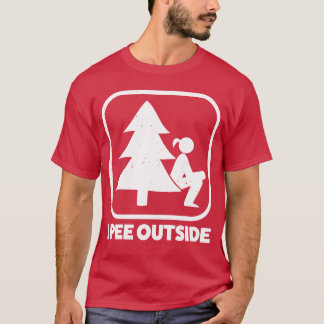 屋外でおしっこする女の子のサイン 面白いキャンプ おもしろい Tシャツ