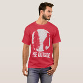 屋外でおしっこする派の人へ 不適切 Tシャツ (正面フル)