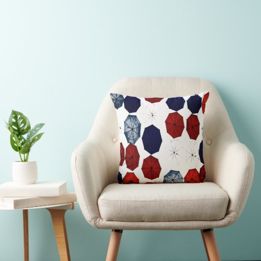 屋外または屋内の青い赤い白い傘 クッション (椅子)