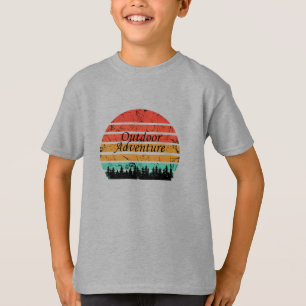 屋外アドベンチャーハイキング愛好家 Tシャツ