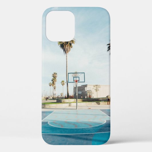 屋外バスケットボールコート外の人々 Case-Mate iPhoneケース (裏面)