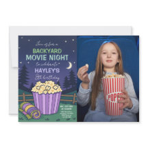 屋外バックヤード映画の夜の誕生日写真