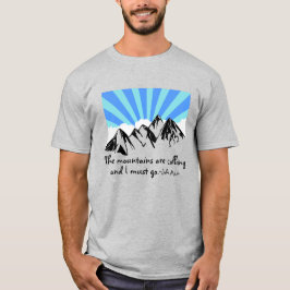 山々がレトロ雲と空を呼んでいる Tシャツ