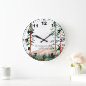 山々が呼びかけている – 山々、霧、松 ラージ壁時計 (ホーム)