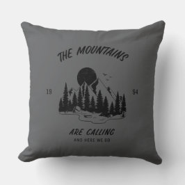 山々が呼び寄せていて我々は行く クッション