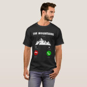 山々が携帯おもしろい電話に出ている Tシャツ (正面フル)