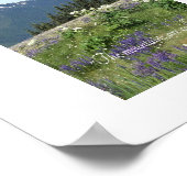 山々は引用文牧草野の花を呼んでいる ポスター (角)