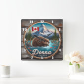 山々を持つ森林の池にカナダのビーバー スクエア壁時計 (ホーム)