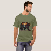 山々を背景にしたグリズリーのシルエット Tシャツ (正面フル)